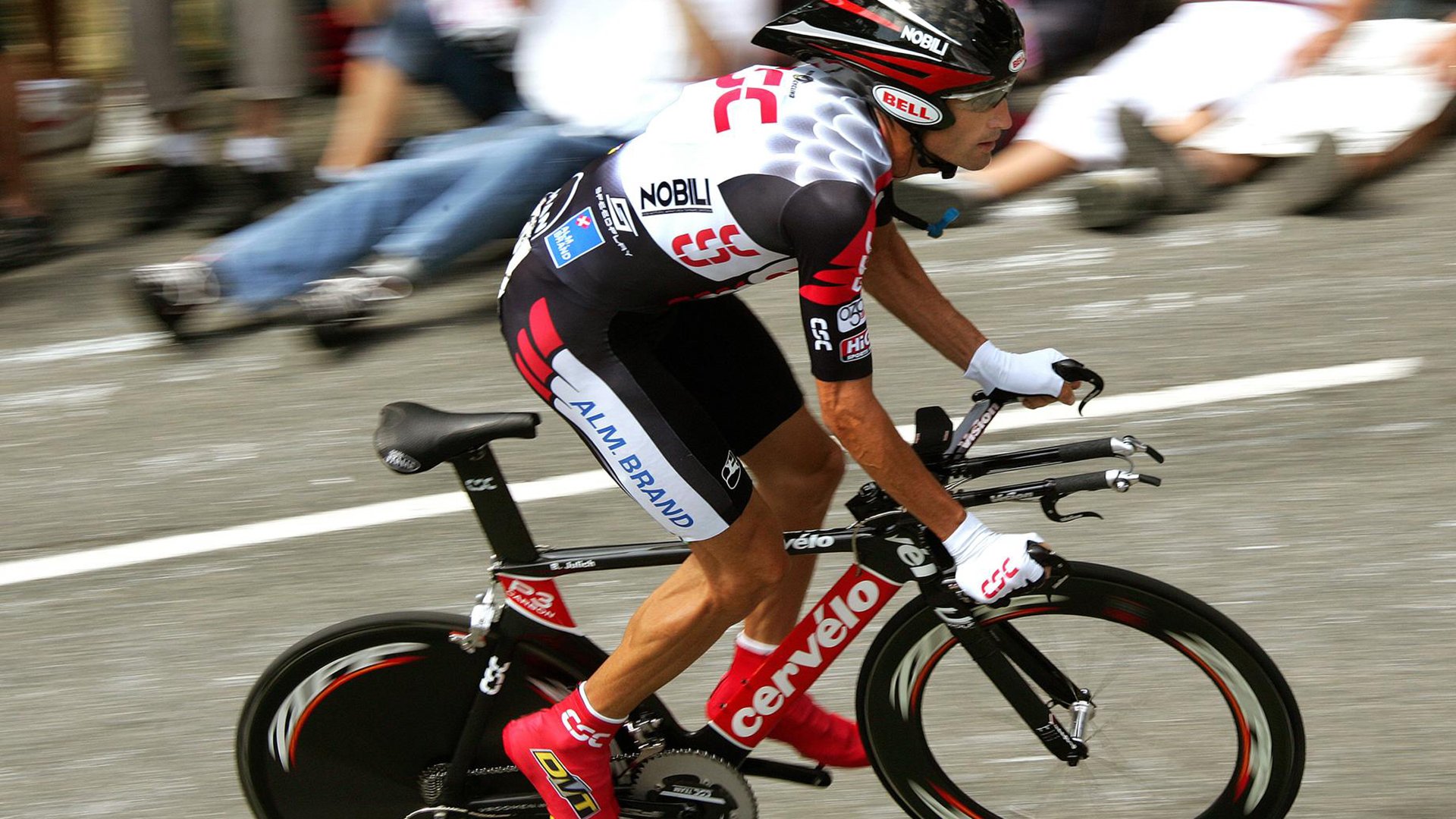 阿尔瓦雷斯打出生涯之夜，马德里竞技逆转伊朗，足球如何缝合两个破碎的世界？